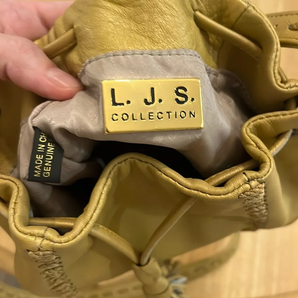 L.J.S. Collection Leather Purse - Picture 3 of 4